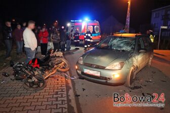 Wypadek motocykla z samochodem. Dwie osoby ranne, w tym jedna ciężko!