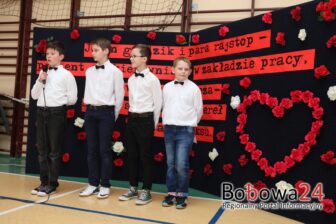 Kwiaty dla kobiet w Zespole Szkół nr 1 w Bobowej