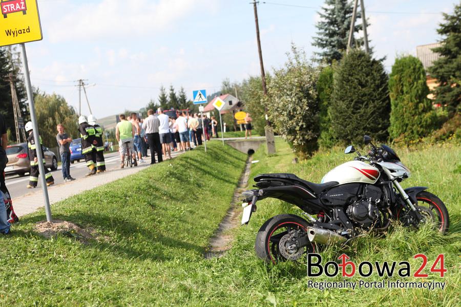 Motocykl najechał na samochód w Stróżach, dwoje bobowian rannych! (AKTUALIZACJA)
