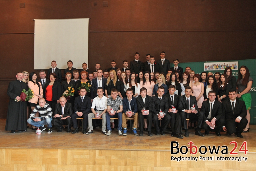 62 absolwentów “wypuścił w świat” ZSZ w Bobowej