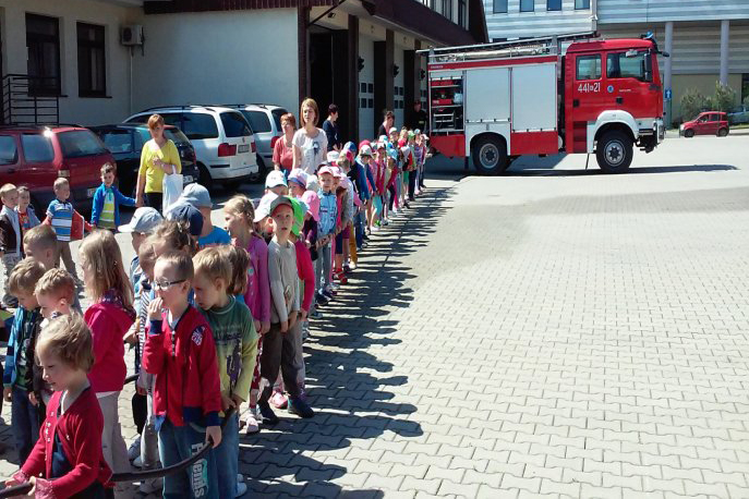 Strażacy zapraszają dzieci oraz młodzież na wakacje!