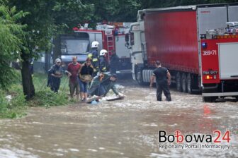 Zerwane dachy. Podtopione domy i drogi (TV)