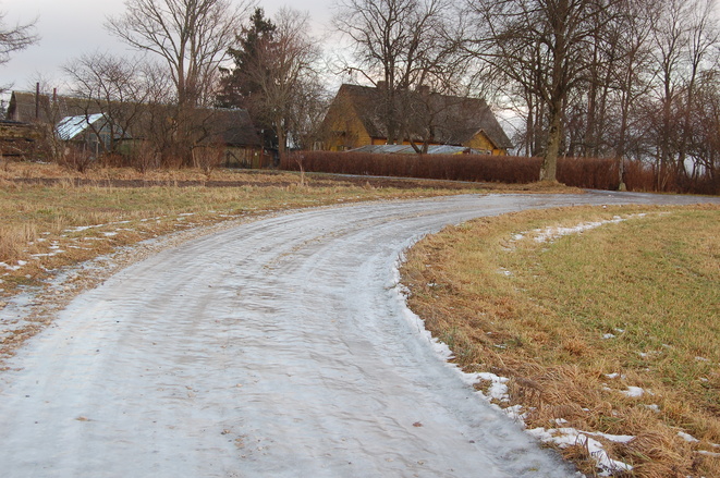 icy-road-1404940