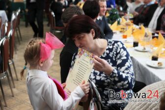 Młodzież i dzieci z Jankowej uczcili swoje Babcie i Dziadków