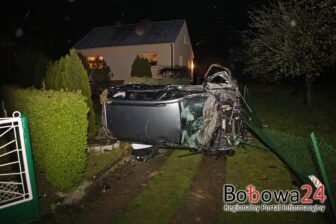 Dachowanie Hyundaia w Siedliskach na łuku drogi wojewódzkiej