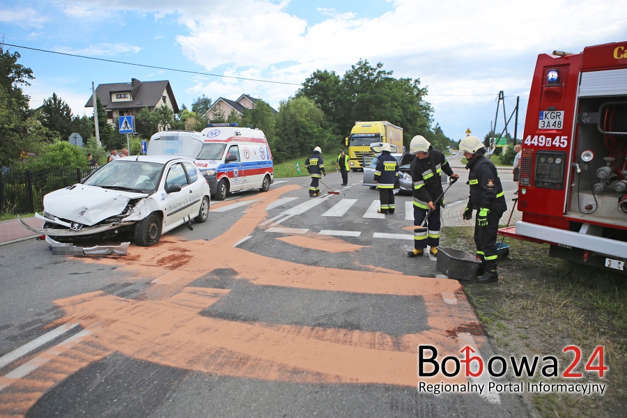 Zderzenie dwóch pojazdów w Jankowej (gmina Bobowa)