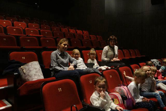 Najmłodsi mieszkańcy gminy odwiedzili Teatr w Tarnowie. Pokłosie projektu “Ja i kultura”