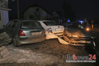 Jankowa: chcąc uniknąć zderzenia skasował dwa inne auta! (AKTUALIZACJA)
