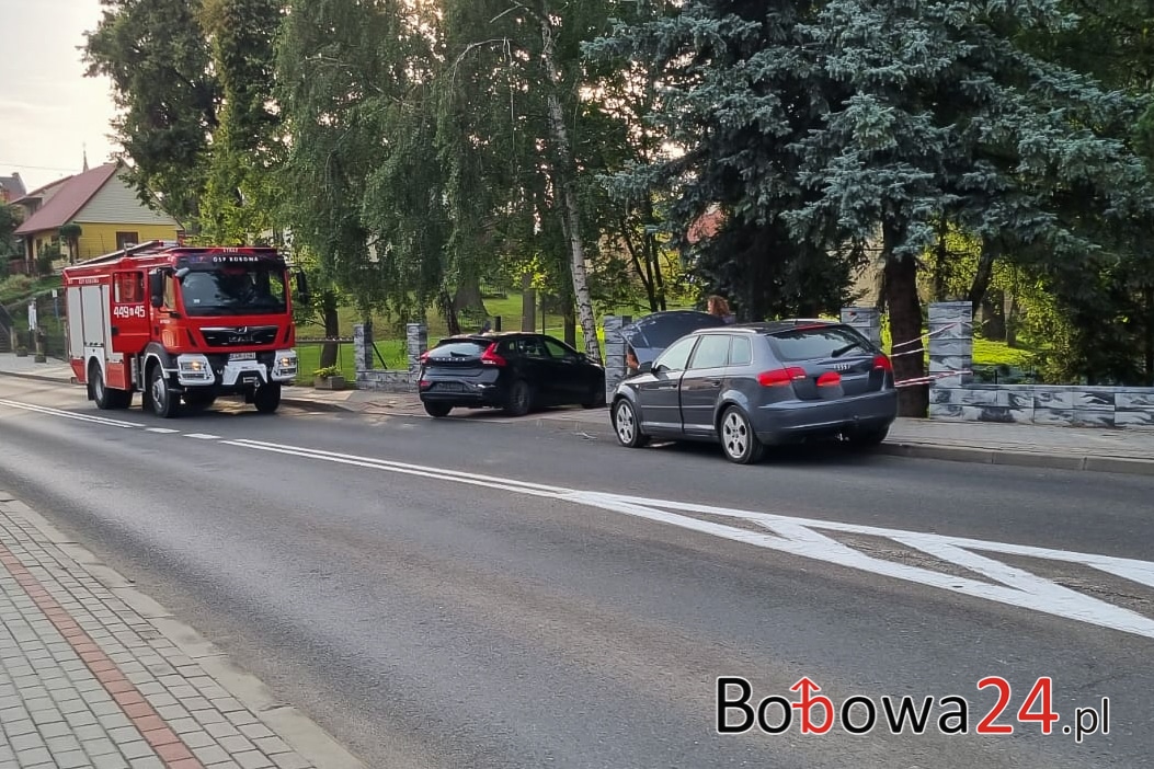 Bobowa, kolizja dwóch pojazdów (ul. Grunwaldzka, koło CKiP gminy Bobowa)