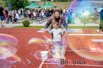 Dmuchańce, smakołyki i strefa kibica! Festyn rodzinny w Wilczyskach. (FOTO)