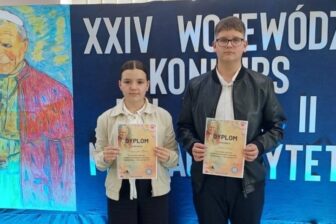 Sukces! Uczniowie z Bobowej laureatami wojewódzkiego konkursu o Janie Pawle II
