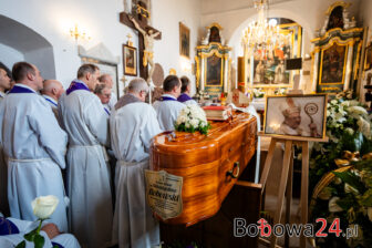 Ostatnie pożegnanie biskupa Władysława Bobowskiego