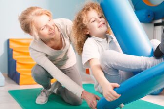 Pracujesz z dziećmi z trudnościami rozwojowymi? Poznaj integrację sensoryczną – metodę, która odmieni ich codzienność