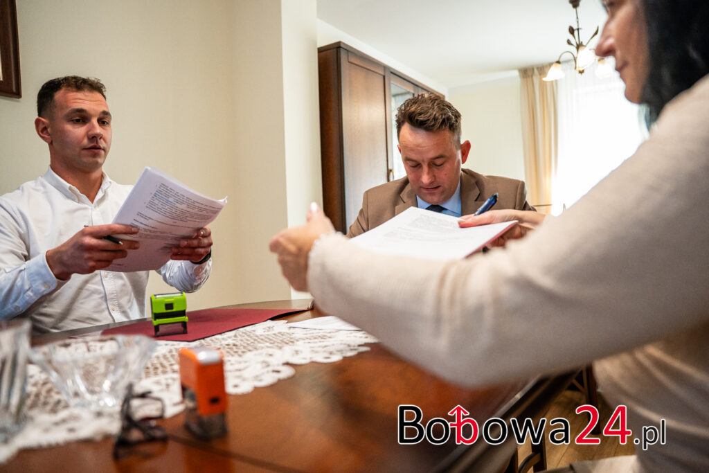 m12-podpisanie-umowy-bobowa-jankowa-plac-zabaw-DSC00528-1024x683