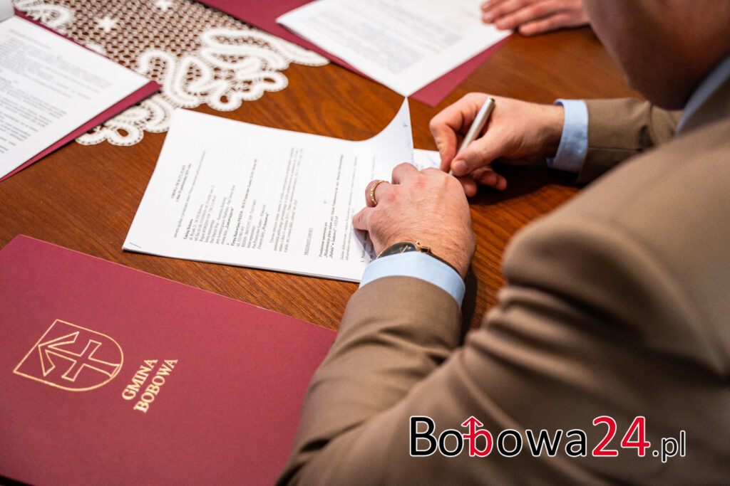 m18-podpisanie-umowy-bobowa-jankowa-plac-zabaw-DSC00543-1024x683