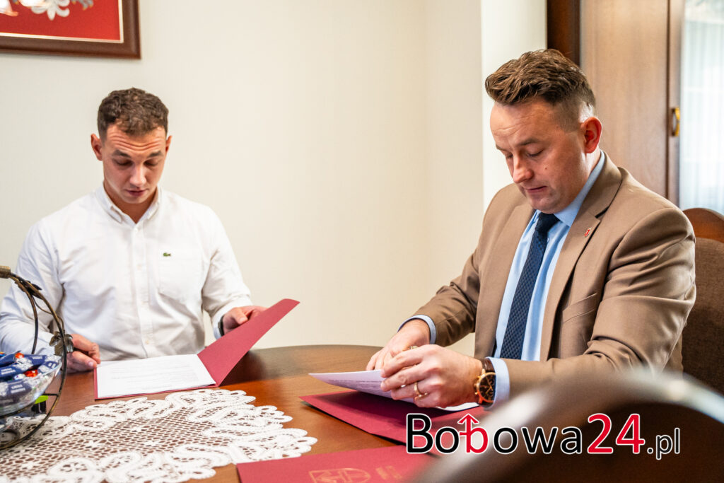 m2-podpisanie-umowy-bobowa-jankowa-plac-zabaw-DSC00487-1024x683
