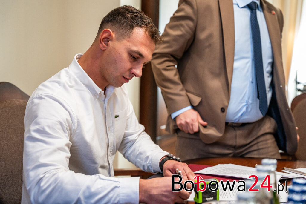 m9-podpisanie-umowy-bobowa-jankowa-plac-zabaw-DSC00513-1024x683