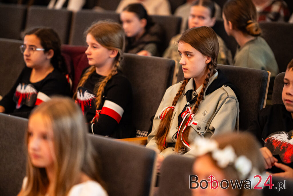2025-11-06-Bobowa-2-konkurs-piosenki-patriotycznej-13-z-59-1024x683