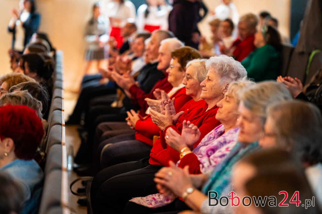 2025-11-06-Bobowa-2-konkurs-piosenki-patriotycznej-15-z-59-1024x683