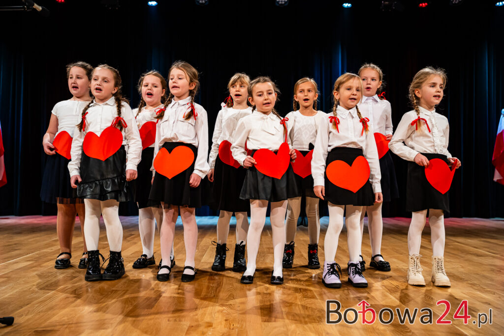 2025-11-06-Bobowa-2-konkurs-piosenki-patriotycznej-21-z-59-1024x683