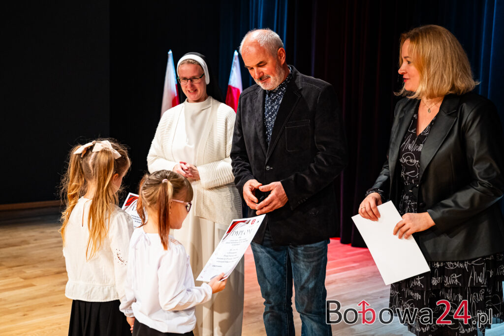 2025-11-06-Bobowa-2-konkurs-piosenki-patriotycznej-32-z-59-1024x683