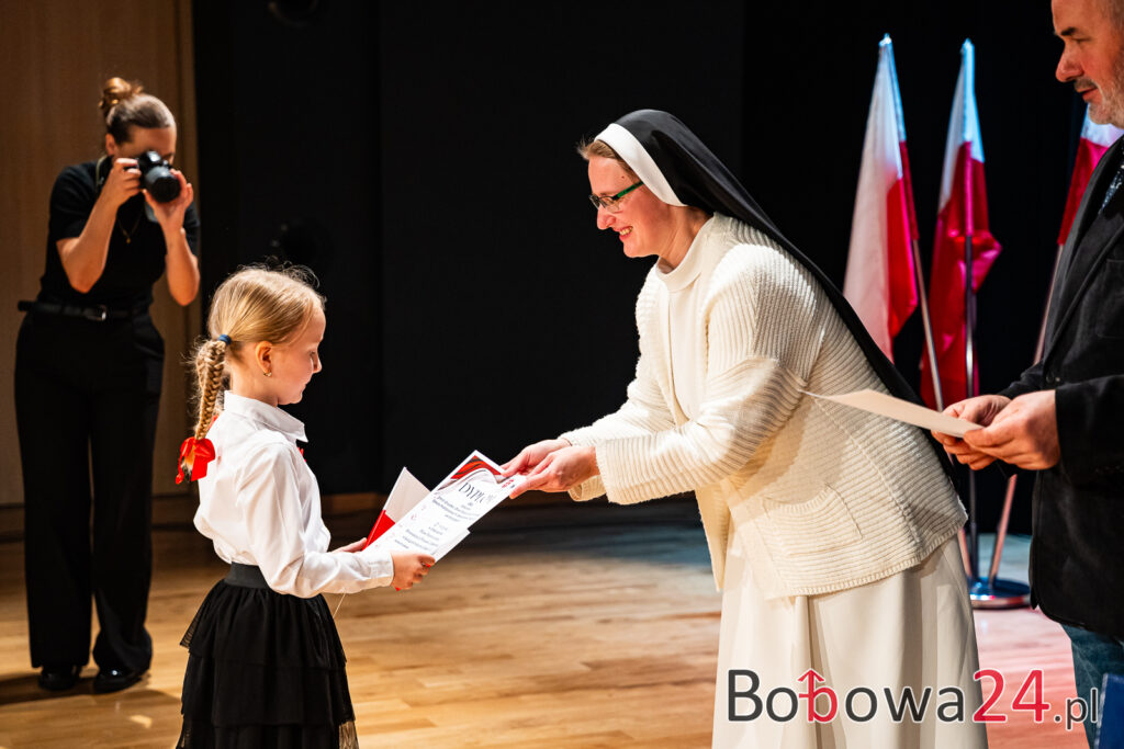 2025-11-06-Bobowa-2-konkurs-piosenki-patriotycznej-35-z-59-1024x683