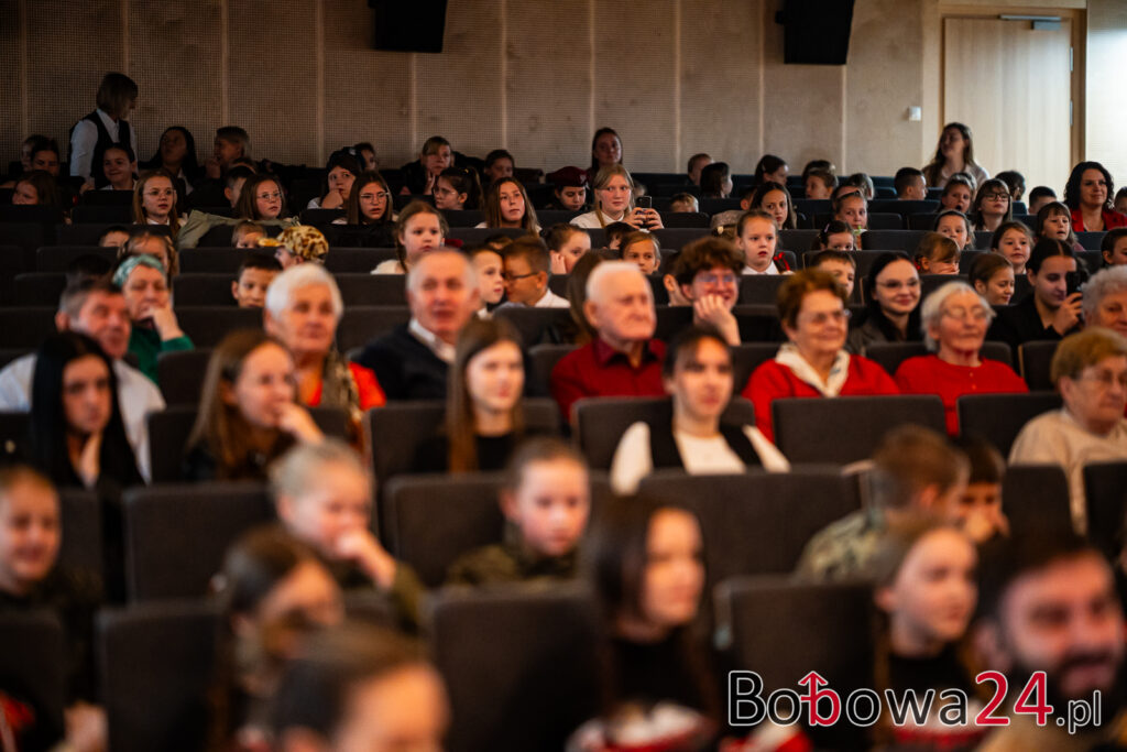 2025-11-06-Bobowa-2-konkurs-piosenki-patriotycznej-9-z-59-1024x683