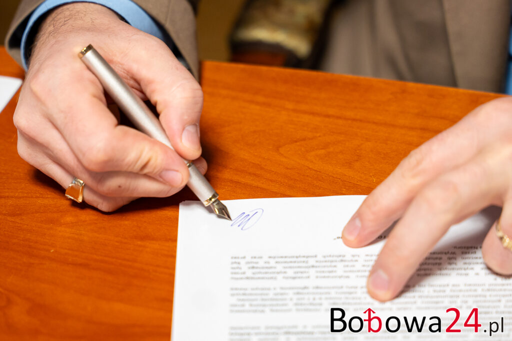 Podpisanie-Umowy-Bobowa-3-1024x683