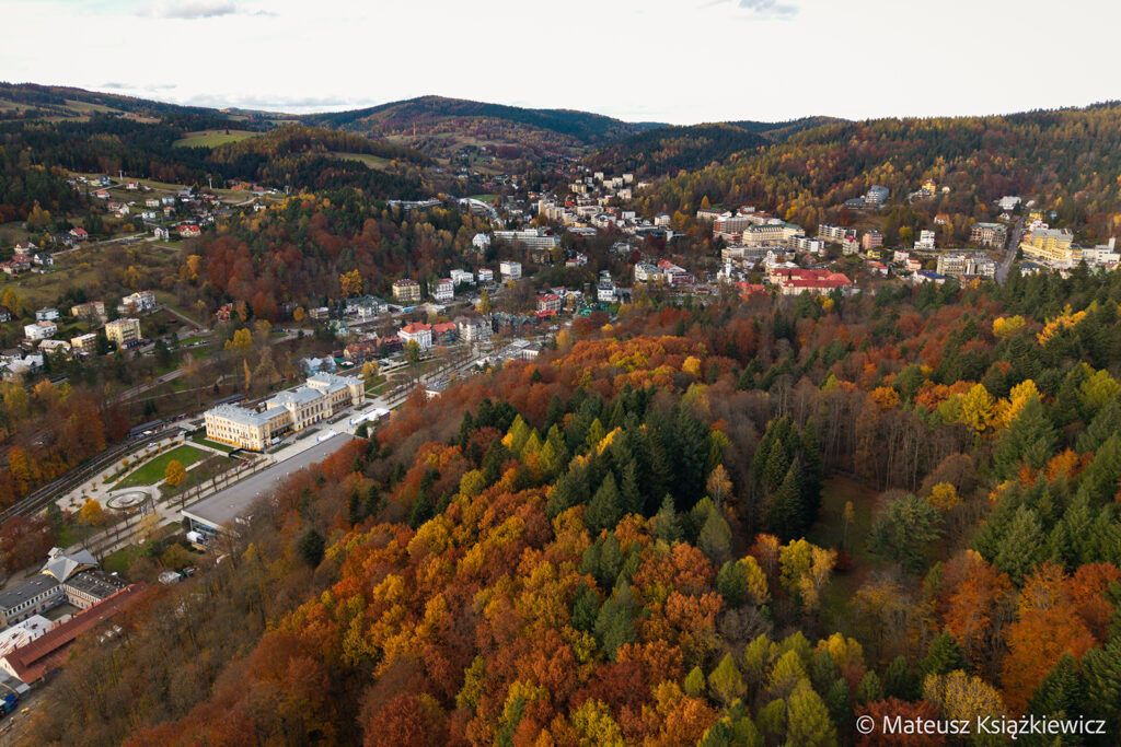 m1-Krynica-Forum-Krynica-Zdroj-DJI_20251029140951_0732_D-1-1024x683