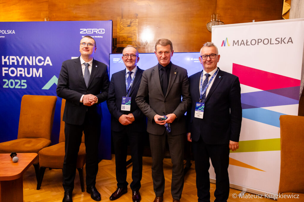 m21-Krynica-Forum-Krynica-Zdroj-5T1A4904-1024x683