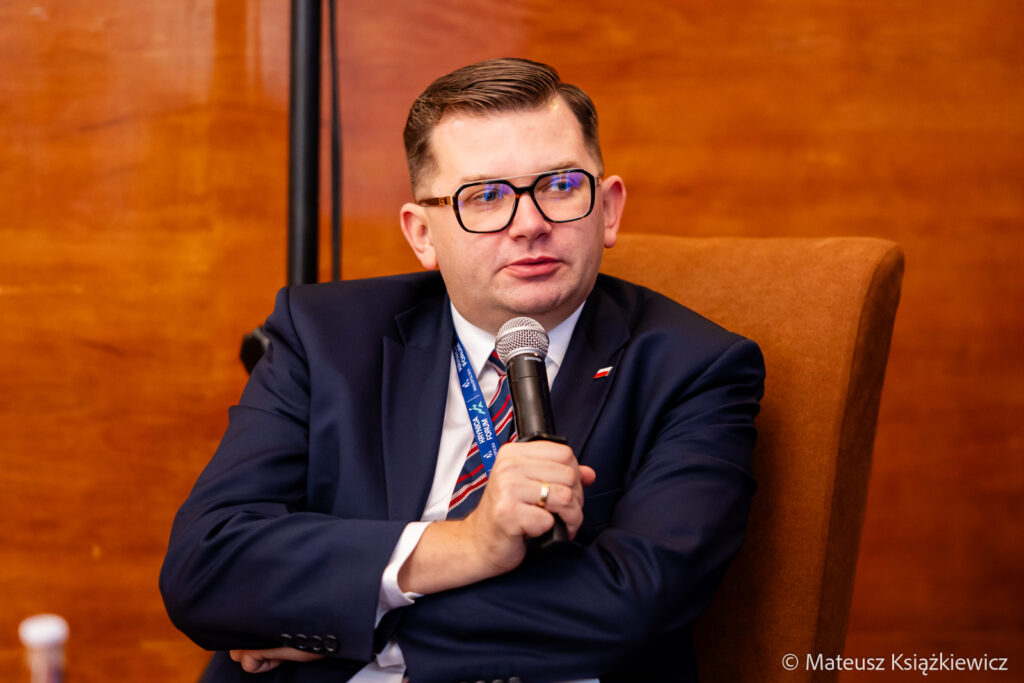 m55-Krynica-Forum-Krynica-Zdroj-MMM08450-1024x683