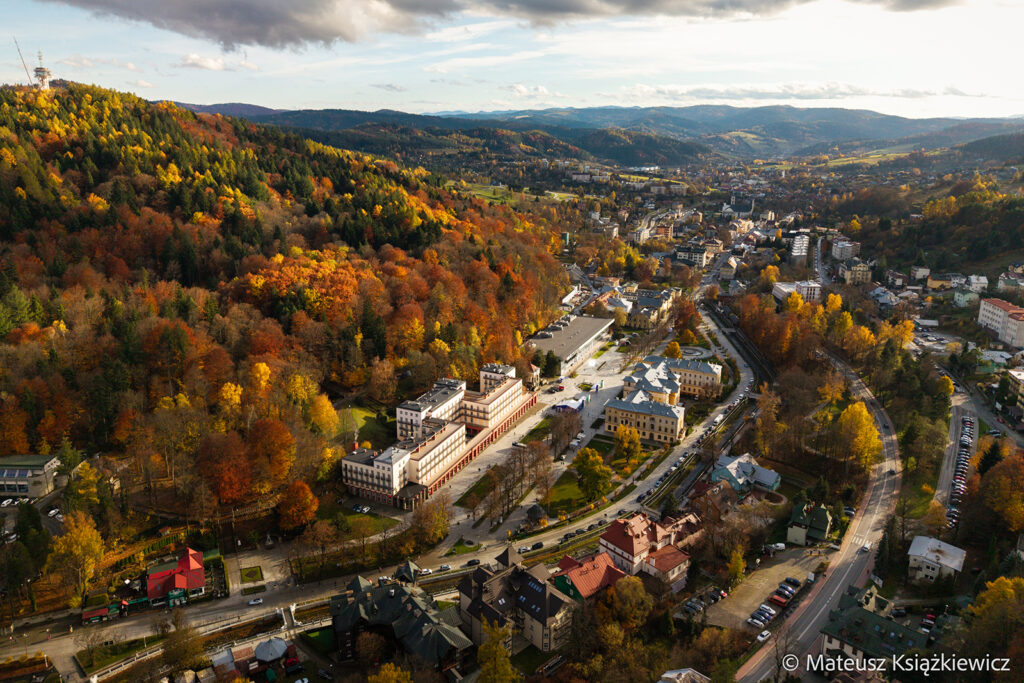 m6-Krynica-Forum-Krynica-Zdroj-DJI_20251029141826_0747_D-1-1024x683