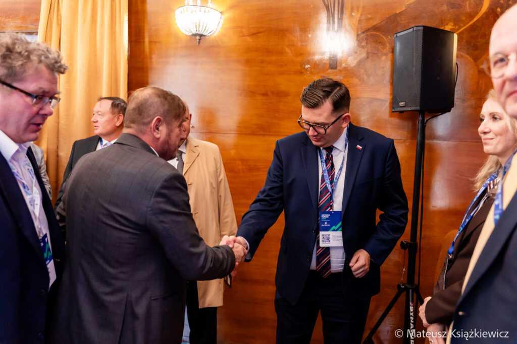 m62-Krynica-Forum-Krynica-Zdroj-MMM08548-1024x683