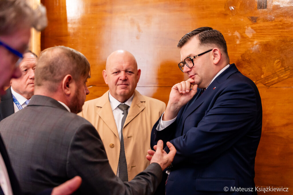 m63-Krynica-Forum-Krynica-Zdroj-MMM08555-1024x683