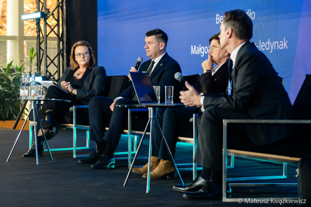 m87-Krynica-Forum-Krynica-Zdroj-MMM08690-1024x683