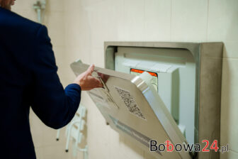 Przewijaki zamontowane! Gmina Bobowa wychodzi naprzeciw oczekiwaniom rodziców