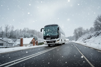 Autobusem na stok. Libropol rusza z kursami feryjnymi