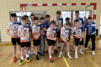 Potrójny triumf Wilczysk. Młodzi sportowcy zdominowali zawody powiatowe w piłce ręcznej 