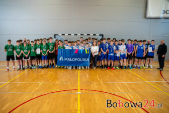 Rejonowe Igrzyska Piłki Ręcznej Chłopców w Bobowej. Sportowe emocje na najwyższym poziomie