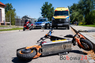 Czołowe zderzenie w Bobowej. Kierujący hulajnogą trafił do szpitala